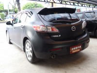 Mazda  Mazda3 42年指標老店“★0利率送鍍膜☆〞零頭款~頂級五門2.0馬自達3 s•恆溫+雙色皮椅+換檔快撥+一鍵啟動+天窗帥氣消光黑 | 新北市汽車商業同業公會｜TACA優良車商聯盟｜中古、二手車買車賣車公會認證保固