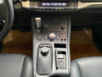 Lexus  CT200H 金鑽店~頂級摸門+大螢幕☆小改款雙電動記憶椅1.8油電.一手車+里程數保證.十安+定速 | 新北市汽車商業同業公會｜TACA優良車商聯盟｜中古、二手車買車賣車公會認證保固