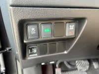 Nissan  X-Trail 2.0 2WD玩美影音版-環景影像系統-車道變換輔助系統-光感應自動頭燈 | 新北市汽車商業同業公會｜TACA優良車商聯盟｜中古、二手車買車賣車公會認證保固