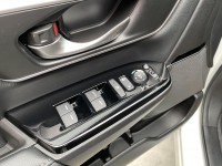 Honda  CR-V 金鑽店~CR-V 1.5 VTi-S 白 里程保證只跑6萬多公里 ACC主動跟車全速域 車道維持 變換 偏離 輔助系統 AEB自動煞停 遠光燈自動控制 斜坡起步輔助 循跡防滑 6安 胎壓監控 免鑰啟動車門鎖 定速 倒車影像 導航 多功能影音 右側影像無死角 後座出風口 LED頭燈 日行燈 尾燈 等多項配備！ | 新北市汽車商業同業公會｜TACA優良車商聯盟｜中古、二手車買車賣車公會認證保固