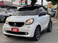 Smart  SMART FORTWO 金鑽店~SMART Fortwo 2人座 1.0 白黑雙色 4安 安全警示系統防追撞 循跡防滑 斜坡起步輔助 胎壓監控 定速 全景天窗 方向盤快控鍵 恆溫空調 LED日行燈 里程保證只跑1萬多公里 等多項配備！ | 新北市汽車商業同業公會｜TACA優良車商聯盟｜中古、二手車買車賣車公會認證保固