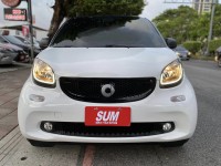 Smart  SMART FORTWO 金鑽店~SMART Fortwo 2人座 1.0 白黑雙色 4安 安全警示系統防追撞 循跡防滑 斜坡起步輔助 胎壓監控 定速 全景天窗 方向盤快控鍵 恆溫空調 LED日行燈 里程保證只跑1萬多公里 等多項配備！ | 新北市汽車商業同業公會｜TACA優良車商聯盟｜中古、二手車買車賣車公會認證保固
