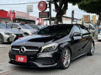 Mercedes-Benz/賓士   A-CLASS  A180 金鑽店~賓士總代理A180 AMG版 黑色5門掀背 里程保證9萬多公里 循跡防滑 主動安全預防系統 胎壓監控 9安 免鑰啟動車門鎖 定速 自動停車 雨滴感應雨刷 倒車影像 恆溫空調 換檔撥片 電動記憶座椅 後座出風口 LED頭燈 日行燈 空力套件 等多項配備！ | 新北市汽車商業同業公會｜TACA優良車商聯盟｜中古、二手車買車賣車公會認證保固