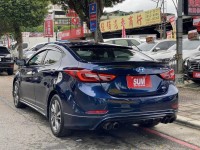 Hyundai  Elantra 金鑽店~Elantra EX 1.8 寶藍 6安 循跡防滑 免鑰啟動車門鎖 定速 安卓機 倒車影像 光感應頭燈 雨滴感應雨刷 天窗 恆溫空調 方向盤快控鍵 後座出風口 等多項配備！ | 新北市汽車商業同業公會｜TACA優良車商聯盟｜中古、二手車買車賣車公會認證保固