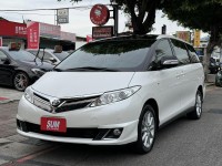 Toyota  Previa 金鑽店~網路超少，年份超新，這台是小改款又小改款的新進2018年式 PREVIA 2.4 最頂級 雙電動滑門（有原廠空力套件組小改款後才有） 循跡防滑 斜坡起步輔助 胎壓監控 7安 免鑰啟動車門鎖 定速 環景影像 光感應頭燈 電動尾門 電動摺疊後視鏡 第三排座椅電動收摺 後座影音系統 全景天窗 分區恆溫空調 電動座椅 電熱椅 後座出風口 主動轉向頭燈 HID頭燈 等多項配備！ | 新北市汽車商業同業公會｜TACA優良車商聯盟｜中古、二手車買車賣車公會認證保固