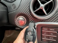 Mercedes-Benz/賓士   A-CLASS  A180 金鑽店~超帥的賓士 5門掀背車來啦！新進2017年式 最頂規的A180 AMG版本 只跑9萬多公里喔！前車主非常的顧車 買到賺到 此車主要配備有 循跡防滑 9安 胎壓監控 主動安全預防系統 免鑰啟動車門鎖 定速 倒車影像 自動停車系統 光感應頭燈 雨滴感應雨刷 換檔撥片 恆溫分區空調 粉塵過濾器 雙前座跑車座椅 電動記憶座椅 後座出風口 LED頭燈 空力套件 等超多樣配備！ | 新北市汽車商業同業公會｜TACA優良車商聯盟｜中古、二手車買車賣車公會認證保固