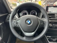 BMW/ 寶馬  1 SERIES  118i 運動版 金鑽店~BMW118i 白 里程保證只跑3萬多公里 主要配備有，循跡防滑 斜坡起步輔助 車道偏離警示系統 AEB自動緊急煞車系統 胎壓監控 6安 免鑰啟動車門鎖 定速 倒車影像 導航 光感應頭燈 雨滴感應雨刷 電動摺疊後視鏡   藍芽通訊 恆溫分區空調 雙電動座椅 後座出風口 粉塵過濾器 LED日行燈 頭燈 尾燈 等超多樣配備！ | 新北市汽車商業同業公會｜TACA優良車商聯盟｜中古、二手車買車賣車公會認證保固