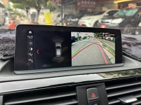 BMW/ 寶馬  1 SERIES  118i 運動版 金鑽店~BMW118i 白 里程保證只跑3萬多公里 主要配備有，循跡防滑 斜坡起步輔助 車道偏離警示系統 AEB自動緊急煞車系統 胎壓監控 6安 免鑰啟動車門鎖 定速 倒車影像 導航 光感應頭燈 雨滴感應雨刷 電動摺疊後視鏡   藍芽通訊 恆溫分區空調 雙電動座椅 後座出風口 粉塵過濾器 LED日行燈 頭燈 尾燈 等超多樣配備！ | 新北市汽車商業同業公會｜TACA優良車商聯盟｜中古、二手車買車賣車公會認證保固