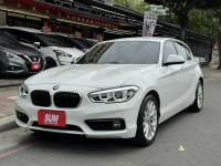 BMW/ 寶馬  1 SERIES  118i 運動版 金鑽店~BMW118i 白 里程保證只跑3萬多公里 主要配備有，循跡防滑 斜坡起步輔助 車道偏離警示系統 AEB自動緊急煞車系統 胎壓監控 6安 免鑰啟動車門鎖 定速 倒車影像 導航 光感應頭燈 雨滴感應雨刷 電動摺疊後視鏡   藍芽通訊 恆溫分區空調 雙電動座椅 後座出風口 粉塵過濾器 LED日行燈 頭燈 尾燈 等超多樣配備！ | 新北市汽車商業同業公會｜TACA優良車商聯盟｜中古、二手車買車賣車公會認證保固
