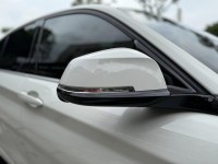 BMW/ 寶馬  1 SERIES  118i 運動版 金鑽店~BMW118i 白 里程保證只跑3萬多公里 主要配備有，循跡防滑 斜坡起步輔助 車道偏離警示系統 AEB自動緊急煞車系統 胎壓監控 6安 免鑰啟動車門鎖 定速 倒車影像 導航 光感應頭燈 雨滴感應雨刷 電動摺疊後視鏡   藍芽通訊 恆溫分區空調 雙電動座椅 後座出風口 粉塵過濾器 LED日行燈 頭燈 尾燈 等超多樣配備！ | 新北市汽車商業同業公會｜TACA優良車商聯盟｜中古、二手車買車賣車公會認證保固