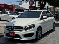 Mercedes-Benz/賓士   B-CLASS  B180 金鑽店~賓士總代理B180 AMG版本！ 主要配備有，AEB自動煞停 主動安全預防系統 循跡防滑 胎壓監控 9安 免鑰匙啟動車門鎖 定速 自動停車系統 光感應頭燈 雨滴感應雨刷 倒車影像 電動摺疊後視鏡 換檔撥片 分區恆溫空調 粉塵過濾器 雙電動記憶座椅 後座出風口 LED日行燈 頭燈 尾燈 空力套件 等超多項配備！ | 新北市汽車商業同業公會｜TACA優良車商聯盟｜中古、二手車買車賣車公會認證保固