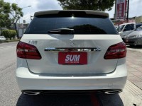 Mercedes-Benz/賓士   B-CLASS  B180 金鑽店~賓士總代理B180 AMG版本！ 主要配備有，AEB自動煞停 主動安全預防系統 循跡防滑 胎壓監控 9安 免鑰匙啟動車門鎖 定速 自動停車系統 光感應頭燈 雨滴感應雨刷 倒車影像 電動摺疊後視鏡 換檔撥片 分區恆溫空調 粉塵過濾器 雙電動記憶座椅 後座出風口 LED日行燈 頭燈 尾燈 空力套件 等超多項配備！ | 新北市汽車商業同業公會｜TACA優良車商聯盟｜中古、二手車買車賣車公會認證保固