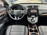 Honda  CR-V 金鑽店~CR-V 1.5S 里程保證5萬多公里 ！主要配備有 ACC主動跟車 車道維持輔助 車道偏離警示 車道變換輔助 斜坡起步輔助 循跡防滑 AEB自動緊急煞車 遠光燈自動控制 胎壓監控 8安 免鑰啟動車門鎖 定速 雨滴感應雨刷 全景天窗 電動尾門 衛星導航 恆溫分區空調 電動座椅 後座出風口 換檔撥片 LED日行燈 頭燈 尾燈 等超多項配備！ | 新北市汽車商業同業公會｜TACA優良車商聯盟｜中古、二手車買車賣車公會認證保固