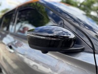Nissan  Kicks 金鑽店~ Kicks 1.5 智行旗艦版 主要配備有 車道偏離警示 車道變換輔助 AEB自動緊急煞車 遠光燈自動控制 胎壓監控 斜坡起步輔助 循跡防滑 6安 免鑰啟動車門鎖 定速 倒車影像輔助 360度環景影像 光感應頭燈 電動摺疊後視鏡 選配前後行車記錄器 導航 Apple CarPlay 恆溫空調 粉塵過濾器 LED頭燈 車頂行李架 空力套件 等超多項配備！ | 新北市汽車商業同業公會｜TACA優良車商聯盟｜中古、二手車買車賣車公會認證保固