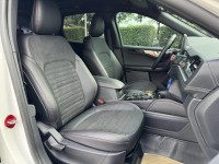 Ford/福特  Kuga 金鑽店~Kuga  ST-Line AWD 2.0 新車價120幾萬 6大系統 原廠保固中 里程保證只跑3萬多公里！主要配備有，ACC主動跟車 車道維持輔助 車道變換輔助 車道偏離警示 循跡防滑 斜坡起步輔助 AEB自動緊急煞車 7安 遠光燈自動控制 胎壓監控 免鑰啟動車門鎖 定速 360度環景影像 雨滴感應雨刷 光感應頭燈 全景天窗 電動尾門 HUD抬頭顯示器 電動摺疊後視鏡 導航 換檔撥片 分區恆溫空調 粉塵過濾器 電動座椅 後座出風口 雙前座跑車座椅 LED頭燈 尾燈 日行燈 主動轉向燈 空力套件  | 新北市汽車商業同業公會｜TACA優良車商聯盟｜中古、二手車買車賣車公會認證保固