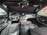 Mercedes-Benz/賓士   C-CLASS  C250 金鑽店~賓士旗艦小改款C250AMG 只跑6萬多公里 主要配備有，選配全景天窗 大螢幕 導航 無線Apple CarPlay ￼倒車影像 9安 遠光燈自動控制 胎壓監控 AEB自動緊急煞車 車道變換輔助 主動安全預防系統 循跡防滑 定速 自動停車系統 雨滴感應雨刷 光感應頭燈 電動摺疊後視鏡 換檔撥片 分區恆溫空調 雙電動記憶座椅 粉塵過濾器 後座出風口 空力套件 LED日行燈 頭燈 尾燈 主動轉向頭燈 等多項配備！ | 新北市汽車商業同業公會｜TACA優良車商聯盟｜中古、二手車買車賣車公會認證保固