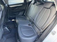 BMW/ 寶馬  2 SERIES  218i 金鑽店~BMW218i 白 主要配備有 循跡防滑 斜坡起步輔助 胎壓監控 6安 免鑰啟動車門 定速 倒車影像 光感應頭燈 雨滴感應雨刷 電動折疊後視鏡 分區恆溫空調 電動座椅 車道偏離警示 自動緊急煞車 自動停車 粉塵過濾器 後座出風口 LED日行燈 頭燈 尾燈 等多項配備！ | 新北市汽車商業同業公會｜TACA優良車商聯盟｜中古、二手車買車賣車公會認證保固