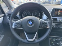 BMW/ 寶馬  2 SERIES  218i 金鑽店~BMW218i 白 主要配備有 循跡防滑 斜坡起步輔助 胎壓監控 6安 免鑰啟動車門 定速 倒車影像 光感應頭燈 雨滴感應雨刷 電動折疊後視鏡 分區恆溫空調 電動座椅 車道偏離警示 自動緊急煞車 自動停車 粉塵過濾器 後座出風口 LED日行燈 頭燈 尾燈 等多項配備！ | 新北市汽車商業同業公會｜TACA優良車商聯盟｜中古、二手車買車賣車公會認證保固