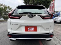 Honda  CR-V 金鑽店~2021年CR-V 1.5 VTi-S 白 里程保證 ACC主動跟車全速域 車道維持 變換 偏離 輔助系統 AEB自動煞停 遠光燈自動控制 斜坡起步輔助 循跡防滑 8安 電動尾門 胎壓監控 免鑰啟動車門鎖 定速 倒車影像 導航 多功能影音 右側影像無死角 後座出風口 LED頭燈 日行燈 尾燈 等多項配備！ | 新北市汽車商業同業公會｜TACA優良車商聯盟｜中古、二手車買車賣車公會認證保固