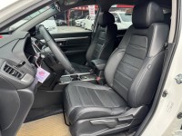 Honda  CR-V 金鑽店~2021年CR-V 1.5 VTi-S 白 里程保證 ACC主動跟車全速域 車道維持 變換 偏離 輔助系統 AEB自動煞停 遠光燈自動控制 斜坡起步輔助 循跡防滑 8安 電動尾門 胎壓監控 免鑰啟動車門鎖 定速 倒車影像 導航 多功能影音 右側影像無死角 後座出風口 LED頭燈 日行燈 尾燈 等多項配備！ | 新北市汽車商業同業公會｜TACA優良車商聯盟｜中古、二手車買車賣車公會認證保固