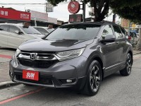 Honda  CR-V 金鑽店~CR-V 1.5 VTi-S 灰 里程保證只跑7萬多公里 ACC主動跟車全速域 車道維持 變換 偏離 輔助系統 AEB自動煞停 遠光燈自動控制 斜坡起步輔助 循跡防滑 8安 胎壓監控 免鑰啟動車門鎖 定速 倒車影像 導航 多功能影音 右側影像無死角 後座出風口 LED頭燈 日行燈 尾燈 等多項配備！ | 新北市汽車商業同業公會｜TACA優良車商聯盟｜中古、二手車買車賣車公會認證保固