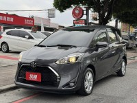Toyota  SIENTA 金鑽店~SIENTA 1.8 正7人座 雙電動滑門 車道變換輔助系統 倒車影像 胎壓監控 斜坡起步輔助 循跡防滑 8安 免鑰啟動車門鎖 定速 光感應頭燈 電動摺疊後視鏡 盲點偵測 藍芽通訊 方向盤快控鍵 恆溫空調 後座出風口 粉塵過濾器 LED日行燈 等多項配備！ | 新北市汽車商業同業公會｜TACA優良車商聯盟｜中古、二手車買車賣車公會認證保固