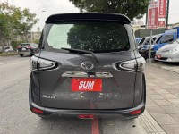 Toyota  SIENTA 金鑽店~SIENTA 1.8 正7人座 雙電動滑門 車道變換輔助系統 倒車影像 胎壓監控 斜坡起步輔助 循跡防滑 8安 免鑰啟動車門鎖 定速 光感應頭燈 電動摺疊後視鏡 盲點偵測 藍芽通訊 方向盤快控鍵 恆溫空調 後座出風口 粉塵過濾器 LED日行燈 等多項配備！ | 新北市汽車商業同業公會｜TACA優良車商聯盟｜中古、二手車買車賣車公會認證保固