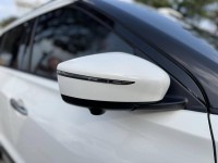 Nissan  Kicks 金鑽店~Kicks 1.5 智行旗艦版 主要配備有 車道偏離警示 車道變換輔助 AEB自動緊急煞車 遠光燈自動控制 胎壓監控 斜坡起步輔助 循跡防滑 6安 免鑰啟動車門鎖 定速 倒車影像輔助 360度環景影像 光感應頭燈 電動摺疊後視鏡 選配前後行車記錄器 Apple CarPlay 恆溫空調 粉塵過濾器 LED頭燈 車頂行李架 空力套件 等超多項配備！ | 新北市汽車商業同業公會｜TACA優良車商聯盟｜中古、二手車買車賣車公會認證保固