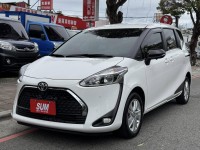 Toyota  SIENTA 金鑽店~SIENTA 1.8 正7人座 只跑7000多公里 雙電滑門 360度環景影像 車道偏離 變換輔助系統 AEB自動緊急煞車系統 遠光燈自動控制 胎壓監控 斜坡起步輔助 循跡防滑 8安 免鑰啟動車門鎖 定速 光感應頭燈 電動摺疊後視鏡 盲點偵測 導航 ￼Apple CarPlay 藍芽通訊 方向盤快控鍵 抬頭顯示器 前後行車記錄器 恆溫空調 後座出風口 粉塵過濾器 LED日行燈 等多項配備！ | 新北市汽車商業同業公會｜TACA優良車商聯盟｜中古、二手車買車賣車公會認證保固