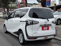 Toyota  SIENTA 金鑽店~SIENTA 1.8 正7人座 只跑7000多公里 雙電滑門 360度環景影像 車道偏離 變換輔助系統 AEB自動緊急煞車系統 遠光燈自動控制 胎壓監控 斜坡起步輔助 循跡防滑 8安 免鑰啟動車門鎖 定速 光感應頭燈 電動摺疊後視鏡 盲點偵測 導航 ￼Apple CarPlay 藍芽通訊 方向盤快控鍵 抬頭顯示器 前後行車記錄器 恆溫空調 後座出風口 粉塵過濾器 LED日行燈 等多項配備！ | 新北市汽車商業同業公會｜TACA優良車商聯盟｜中古、二手車買車賣車公會認證保固