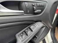 Mercedes-Benz/賓士   GLA-CLASS  GLA180 金鑽店~賓士總代理 GLA180 白 1.6 里程保證只跑7萬多公里！主要配備有，循跡防滑 胎壓監控 主動安全預防系統 9安 免鑰啟動車門鎖 定速 倒車影像 自動停車系統 光感應頭燈 雨滴感應雨刷 電動折疊後視鏡 電動尾門 分區恆溫空調 換檔撥片 粉塵過濾器 雙前座跑車座椅 電動記憶座椅 後座出風口 LED日行燈 尾燈 HID頭燈 車頂行李架 等多項配備！ | 新北市汽車商業同業公會｜TACA優良車商聯盟｜中古、二手車買車賣車公會認證保固