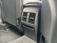 Mercedes-Benz/賓士   GLA-CLASS  GLA180 金鑽店~賓士總代理 GLA180 白 1.6 里程保證只跑7萬多公里！主要配備有，循跡防滑 胎壓監控 主動安全預防系統 9安 免鑰啟動車門鎖 定速 倒車影像 自動停車系統 光感應頭燈 雨滴感應雨刷 電動折疊後視鏡 電動尾門 分區恆溫空調 換檔撥片 粉塵過濾器 雙前座跑車座椅 電動記憶座椅 後座出風口 LED日行燈 尾燈 HID頭燈 車頂行李架 等多項配備！ | 新北市汽車商業同業公會｜TACA優良車商聯盟｜中古、二手車買車賣車公會認證保固
