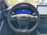 Ford/福特  Focus 金鑽店~Focus ST-Line Vignale 主要配備有 ACC主動跟車系統 車道維持輔助 車道變換輔助 車道偏離警示 斜坡起步輔助 循跡防滑 8安 AEB自動煞車 遠光燈自動控制 胎壓監控 免鑰啟動車門鎖 定速 光感應頭燈 主動轉向燈 雨滴感應雨刷 導航 倒車影像 Apple CarPlay  電動摺疊後視鏡 HUD抬頭顯示器 分區恆溫空調 換檔撥片 粉塵過濾器 雙前座跑車座椅 ￼￼電動座椅 LED日行燈 頭燈 尾燈 空力套件 幾乎是滿配！ | 新北市汽車商業同業公會｜TACA優良車商聯盟｜中古、二手車買車賣車公會認證保固