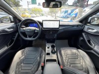 Ford/福特  Focus 金鑽店~Focus ST-Line Vignale 主要配備有 ACC主動跟車系統 車道維持輔助 車道變換輔助 車道偏離警示 斜坡起步輔助 循跡防滑 8安 AEB自動煞車 遠光燈自動控制 胎壓監控 免鑰啟動車門鎖 定速 光感應頭燈 主動轉向燈 雨滴感應雨刷 導航 倒車影像 Apple CarPlay  電動摺疊後視鏡 HUD抬頭顯示器 分區恆溫空調 換檔撥片 粉塵過濾器 雙前座跑車座椅 ￼￼電動座椅 LED日行燈 頭燈 尾燈 空力套件 幾乎是滿配！ | 新北市汽車商業同業公會｜TACA優良車商聯盟｜中古、二手車買車賣車公會認證保固