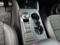 Ford/福特  Kuga 金鑽店~超優質的休旅車來囉！大滿配 2023年式Kuga  ST-Line X AWD 2.0 新車價120幾萬 新車原廠保固中 里程保證！主要配備有，ACC主動跟車 車道維持輔助 車道變換輔助 車道偏離警示 循跡防滑 斜坡起步輔助 AEB自動緊急煞車 7安 遠光燈自動控制 胎壓監控 免鑰啟動車門鎖 定速 360度環景影像 雨滴感應雨刷 光感應頭燈 全景天窗 電動尾門 HUD抬頭顯示器 電動摺疊後視鏡 導航 Apple CarPlay ￼換檔撥片 分區恆溫空調 粉塵過濾器 電動座椅 後座出風口 雙前座跑車 | 新北市汽車商業同業公會｜TACA優良車商聯盟｜中古、二手車買車賣車公會認證保固