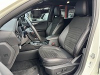 Ford/福特  Kuga 金鑽店~超優質的休旅車來囉！大滿配 2023年式Kuga  ST-Line X AWD 2.0 新車價120幾萬 新車原廠保固中 里程保證！主要配備有，ACC主動跟車 車道維持輔助 車道變換輔助 車道偏離警示 循跡防滑 斜坡起步輔助 AEB自動緊急煞車 7安 遠光燈自動控制 胎壓監控 免鑰啟動車門鎖 定速 360度環景影像 雨滴感應雨刷 光感應頭燈 全景天窗 電動尾門 HUD抬頭顯示器 電動摺疊後視鏡 導航 Apple CarPlay ￼換檔撥片 分區恆溫空調 粉塵過濾器 電動座椅 後座出風口 雙前座跑車 | 新北市汽車商業同業公會｜TACA優良車商聯盟｜中古、二手車買車賣車公會認證保固