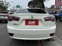 Mitsubishi  Lancer Fortis 金鑽店~ Lancer Fortis 1.8 白 主要配備有，胎壓監控 3安 免鑰啟動車門鎖 定速 電動摺疊後視鏡 多功能影音螢幕 導航 倒車影像 方向盤快控鍵 恆溫空調 LED尾燈 等多項配備！ | 新北市汽車商業同業公會｜TACA優良車商聯盟｜中古、二手車買車賣車公會認證保固