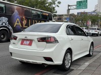Mitsubishi  Lancer Fortis 金鑽店~ Lancer Fortis 1.8 白 主要配備有，胎壓監控 3安 免鑰啟動車門鎖 定速 電動摺疊後視鏡 多功能影音螢幕 導航 倒車影像 方向盤快控鍵 恆溫空調 LED尾燈 等多項配備！ | 新北市汽車商業同業公會｜TACA優良車商聯盟｜中古、二手車買車賣車公會認證保固