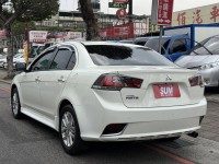Mitsubishi  Lancer Fortis 金鑽店~ Lancer Fortis 1.8 白 主要配備有，胎壓監控 3安 免鑰啟動車門鎖 定速 電動摺疊後視鏡 多功能影音螢幕 導航 倒車影像 方向盤快控鍵 恆溫空調 LED尾燈 等多項配備！ | 新北市汽車商業同業公會｜TACA優良車商聯盟｜中古、二手車買車賣車公會認證保固