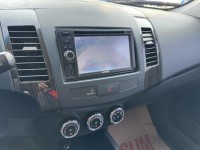 Mitsubishi  Outlander 金鑽店~Outlander 2.4 便宜又大碗的 休旅車 天窗 雙安 免鑰啟動車門鎖 定速 光感應頭燈 方向盤快控鍵 恆溫空調 盲點偵測 粉塵過濾器 車頂行李架 LED尾燈 導航 倒車影像 等配備！ | 新北市汽車商業同業公會｜TACA優良車商聯盟｜中古、二手車買車賣車公會認證保固