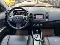 Mitsubishi  Outlander 金鑽店~Outlander 2.4 便宜又大碗的 休旅車 天窗 雙安 免鑰啟動車門鎖 定速 光感應頭燈 方向盤快控鍵 恆溫空調 盲點偵測 粉塵過濾器 車頂行李架 LED尾燈 導航 倒車影像 等配備！ | 新北市汽車商業同業公會｜TACA優良車商聯盟｜中古、二手車買車賣車公會認證保固
