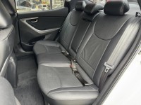 Hyundai  Elantra 金鑽店~Elantra 1.8 白色 里程保證只跑5萬多公里 超優質的絕佳代步車。雙安 雨滴感應雨刷 電動折疊後視鏡 分區恆溫空調 粉塵過濾器 ！省油省稅金 | 新北市汽車商業同業公會｜TACA優良車商聯盟｜中古、二手車買車賣車公會認證保固