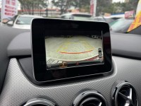 Mercedes-Benz/賓士   B-CLASS  B200 金鑽店~小改款 總代理B200 里程履約保證只跑8萬多公里 白色 全景天窗 雙電動記憶座椅 9安 循跡防滑 主動式安全預防系統 胎壓監控 免鑰啟動車門鎖 定速 自動停車 光感應頭燈 雨滴感應雨刷 倒車影像 後座出風口 藍芽通訊 換檔撥片 LED頭燈 尾燈 日行燈 等多項配備！ | 新北市汽車商業同業公會｜TACA優良車商聯盟｜中古、二手車買車賣車公會認證保固