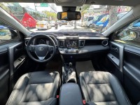 Toyota  RAV4 金鑽店~RAV4  2.0 尊爵版 里程履約保證只跑9萬多公里！  主要配備有，ACC自動跟車系統 車道偏離警示 斜坡起步輔助 循跡防滑系統 9安 遠光燈自動控制 胎壓監控 免鑰啟動車門鎖 定速 光感應頭燈 電動折疊後視鏡 倒車影像 導航 Apple CarPlay ￼分區恆溫空調 粉塵過濾器 電動座椅 LED日行燈 頭燈 尾燈 等多項配備！ | 新北市汽車商業同業公會｜TACA優良車商聯盟｜中古、二手車買車賣車公會認證保固