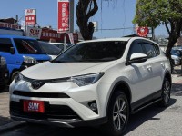 Toyota  RAV4 金鑽店~RAV4  2.0 尊爵版 里程履約保證只跑9萬多公里！  主要配備有，ACC自動跟車系統 車道偏離警示 斜坡起步輔助 循跡防滑系統 9安 遠光燈自動控制 胎壓監控 免鑰啟動車門鎖 定速 光感應頭燈 電動折疊後視鏡 倒車影像 導航 Apple CarPlay ￼分區恆溫空調 粉塵過濾器 電動座椅 LED日行燈 頭燈 尾燈 等多項配備！ | 新北市汽車商業同業公會｜TACA優良車商聯盟｜中古、二手車買車賣車公會認證保固