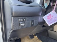 Toyota  RAV4 金鑽店~RAV4  2.0 尊爵版 里程履約保證只跑9萬多公里！  主要配備有，ACC自動跟車系統 車道偏離警示 斜坡起步輔助 循跡防滑系統 9安 遠光燈自動控制 胎壓監控 免鑰啟動車門鎖 定速 光感應頭燈 電動折疊後視鏡 倒車影像 導航 Apple CarPlay ￼分區恆溫空調 粉塵過濾器 電動座椅 LED日行燈 頭燈 尾燈 等多項配備！ | 新北市汽車商業同業公會｜TACA優良車商聯盟｜中古、二手車買車賣車公會認證保固