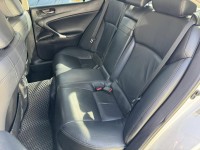 Lexus  IS 金鑽店~IS250 里程保證只跑13萬多公里，車況超優 主要配備有，循跡防滑 10安 免鑰啟動車門鎖 定速 光感應頭燈 雨滴感應雨刷 天窗 電動後遮陽簾 分區恆溫空調 換檔撥片 方向盤電動調整 粉塵過濾器 雙電動座椅 後座出風口 LED日行燈 HID頭燈 等多項配備！ | 新北市汽車商業同業公會｜TACA優良車商聯盟｜中古、二手車買車賣車公會認證保固