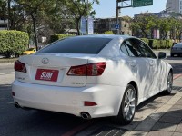 Lexus  IS 金鑽店~IS250 里程保證只跑13萬多公里，車況超優 主要配備有，循跡防滑 10安 免鑰啟動車門鎖 定速 光感應頭燈 雨滴感應雨刷 天窗 電動後遮陽簾 分區恆溫空調 換檔撥片 方向盤電動調整 粉塵過濾器 雙電動座椅 後座出風口 LED日行燈 HID頭燈 等多項配備！ | 新北市汽車商業同業公會｜TACA優良車商聯盟｜中古、二手車買車賣車公會認證保固
