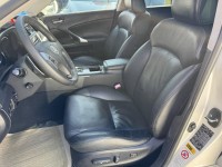 Lexus  IS 金鑽店~IS250 里程保證只跑13萬多公里，車況超優 主要配備有，循跡防滑 10安 免鑰啟動車門鎖 定速 光感應頭燈 雨滴感應雨刷 天窗 電動後遮陽簾 分區恆溫空調 換檔撥片 方向盤電動調整 粉塵過濾器 雙電動座椅 後座出風口 LED日行燈 HID頭燈 等多項配備！ | 新北市汽車商業同業公會｜TACA優良車商聯盟｜中古、二手車買車賣車公會認證保固