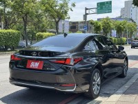 Lexus  ES200 金鑽店~ES200 里程保證只跑7千公里  ACC自動跟車 車道偏離警示 胎壓 斜坡輔助 循跡防滑 定速 免鑰啟動 摸門感應 十安 雙電動座椅 等多樣配備！ | 新北市汽車商業同業公會｜TACA優良車商聯盟｜中古、二手車買車賣車公會認證保固